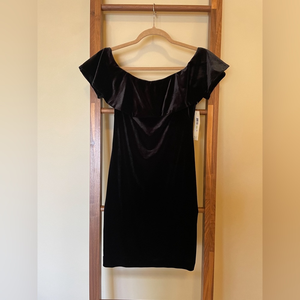 Eliza J - Black Velvet Sheath Dress. Size 4